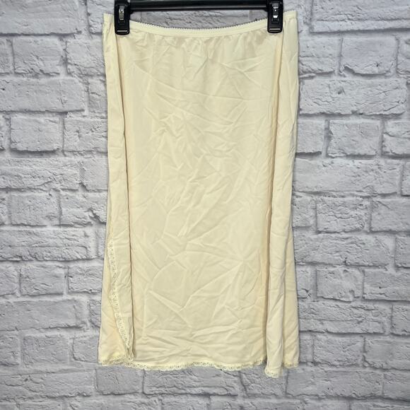 Vintage Shadowline Half Slip Nylon Pillow Tab Size L Tall Ivory Lace Detail 26" - Picture 1 of 7